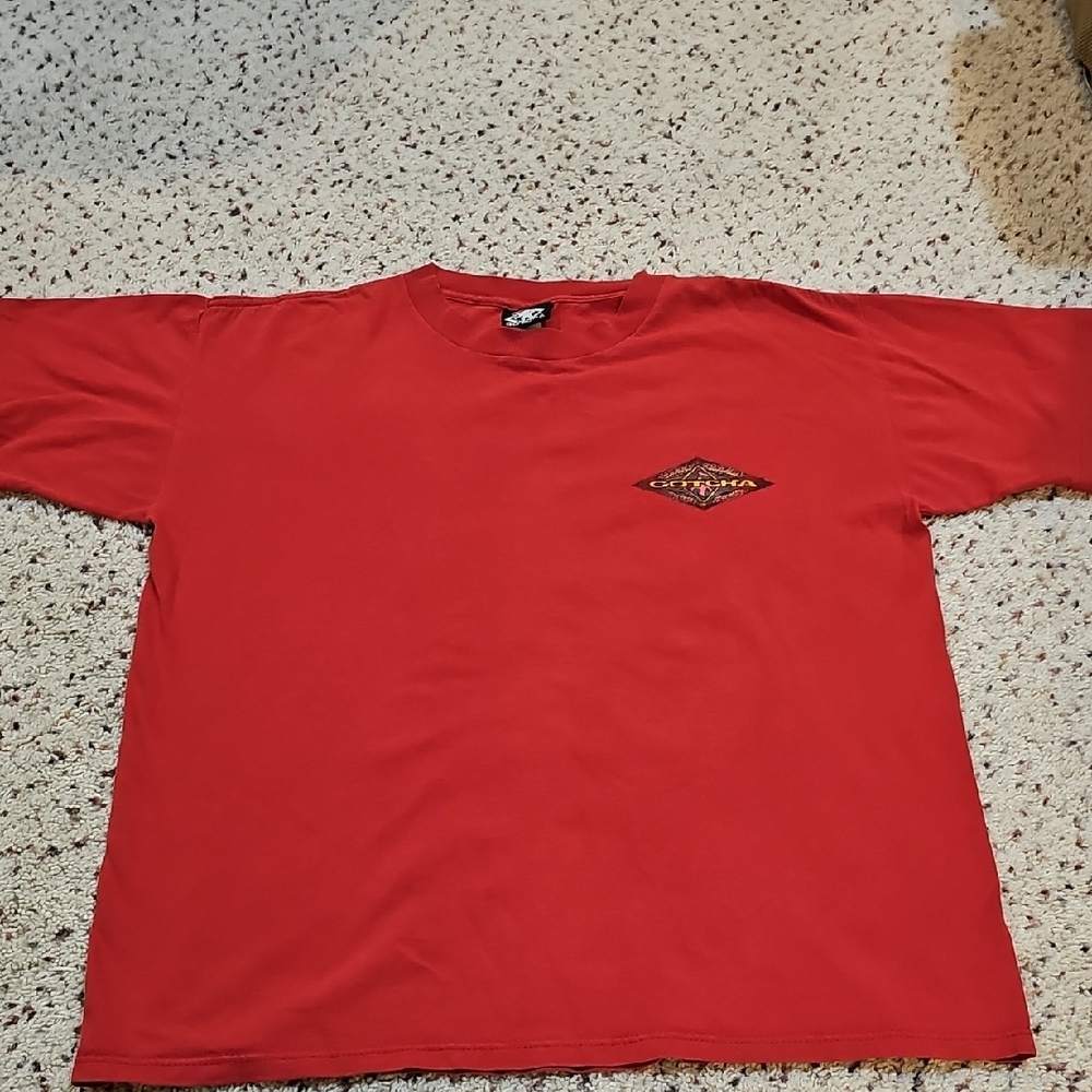 Vintage Men's Gotcha Red Graphic Men's Shirt